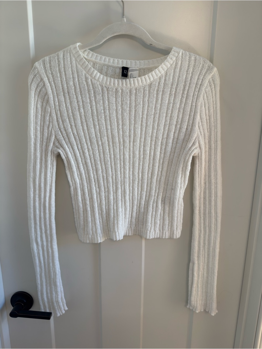 H&M White Cropped Sweater Top